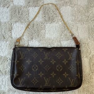 Authentic 🤎 Louis Vuitton 🤎 LV Pochette Accessoire